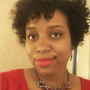 Meet your Posher, Hasina